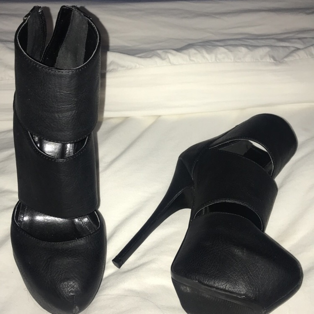 Shiekh heels